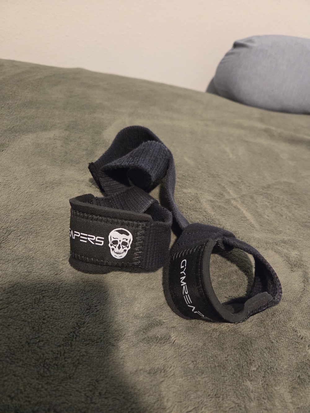 Gymreapers Black Lifting Straps with Skull Logo - Picture 2 of 3